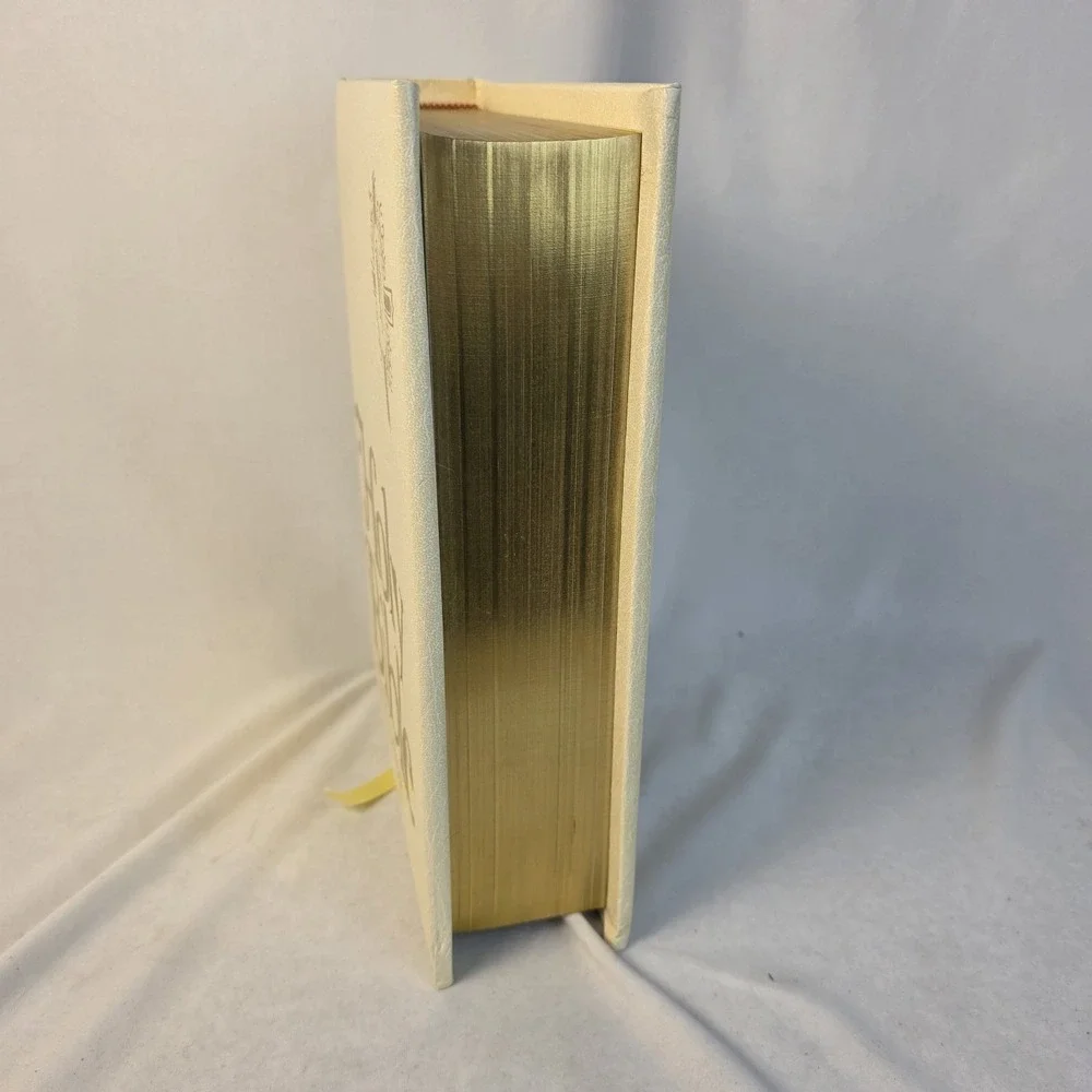 New American Bible Catholic Family Ed. White Padded Gold Edges NEW In‎ Box 1977